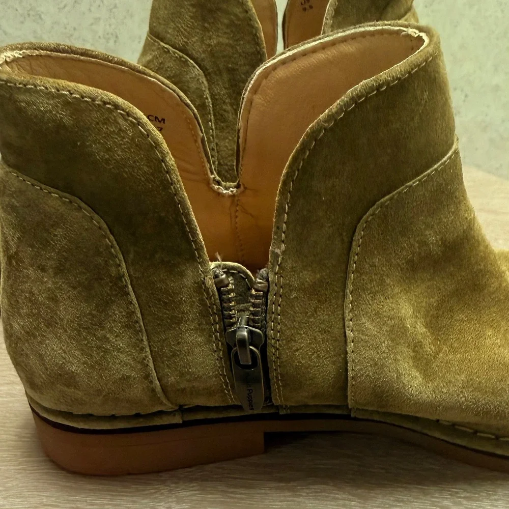 Hush Puppies 9.5 Mazin Cayto Green Earthy Boho Casual Utility Suede Ankle Boots